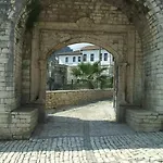 Baba Lluka 3* Berat